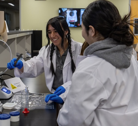 Winter Quarter recap two students in a lab